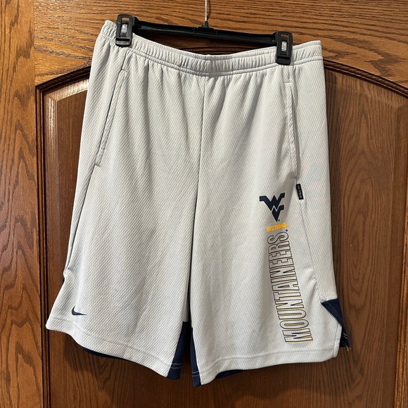 Men’s Nike dri fit on field WVU shorts - Picture 1 of 5
